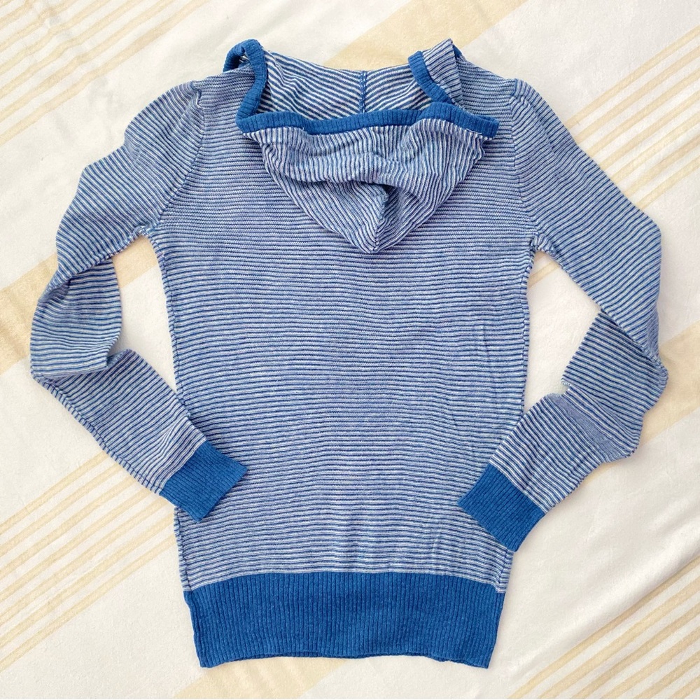 💯%Cotton, Soft, Lightweight and Comfy! Blue Striped, Hooded, Scoopneck Sweater - Picture 3 of 12